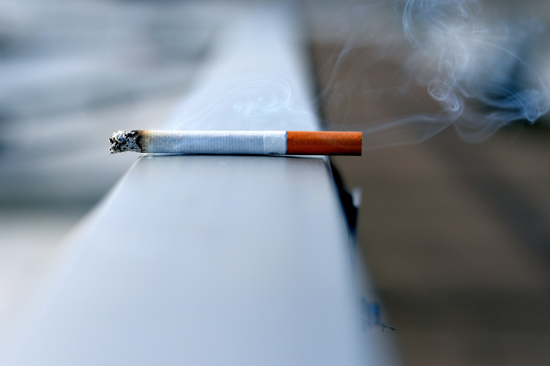 Uşak İl Tarım Müdürlüğü sigara içenleri uyardı, içtikten sonra…