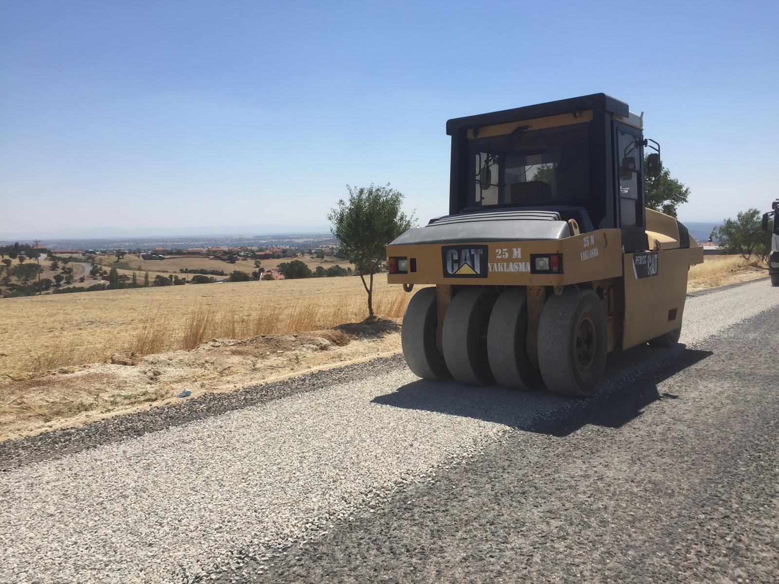 Uşak’ın Eşme ilçesine bağlı iki köye yeni yol yapıldı